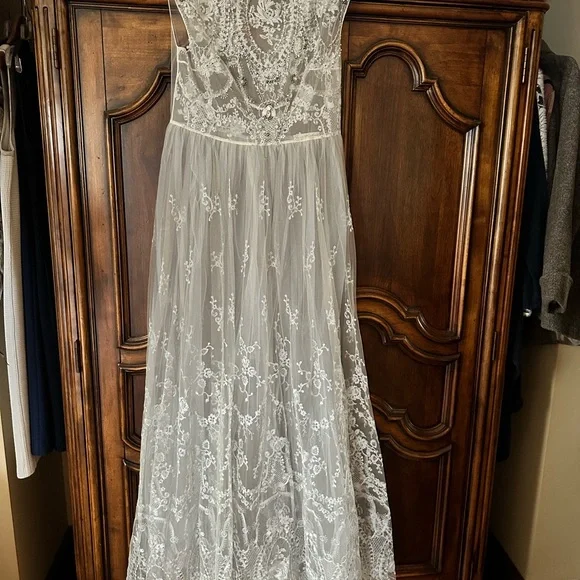 Stunning custom wedding gown or formal wear dress - Picture 7 of 9